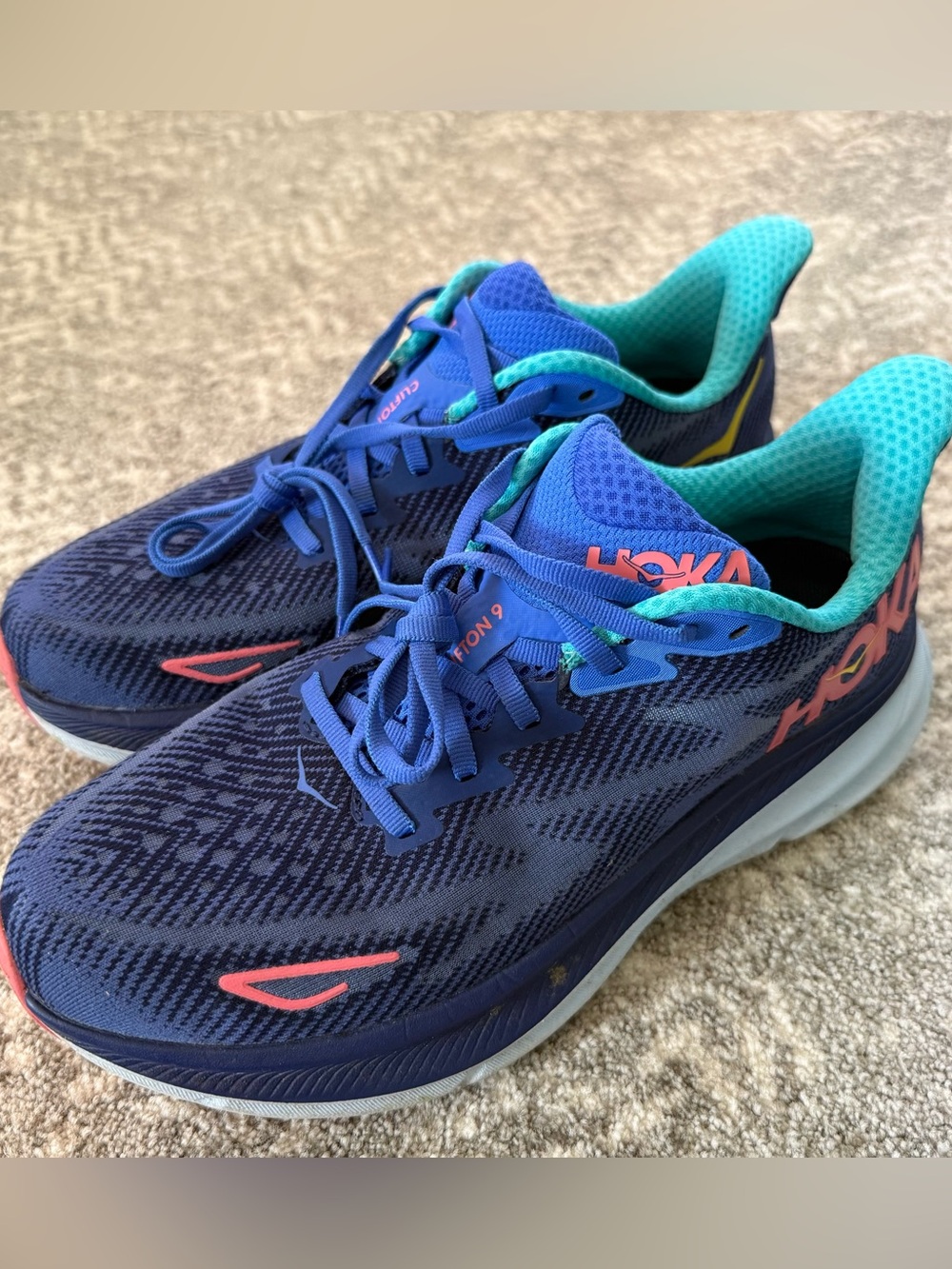 Hoka Women’s Clifton 9 Running Shoes (worn twice) Excellent Condition Blue W8.5